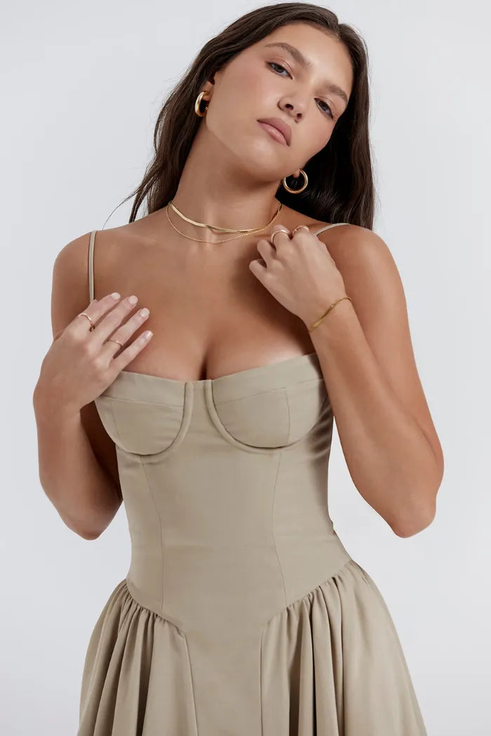 Slim Fit Midi Dress - Yang Model