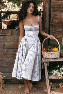 Slim Fit Midi Dress - Yang Model