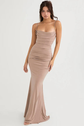 Long Wine Dress Jamilly – Versatility in Every Detail