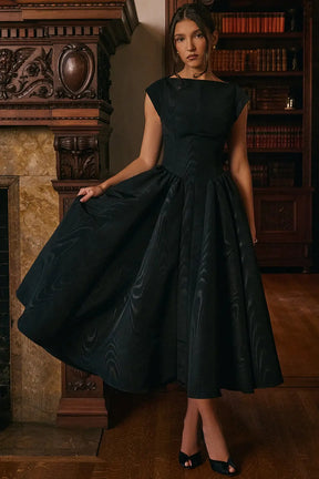 Elegant Midi Dress - Valentina Model