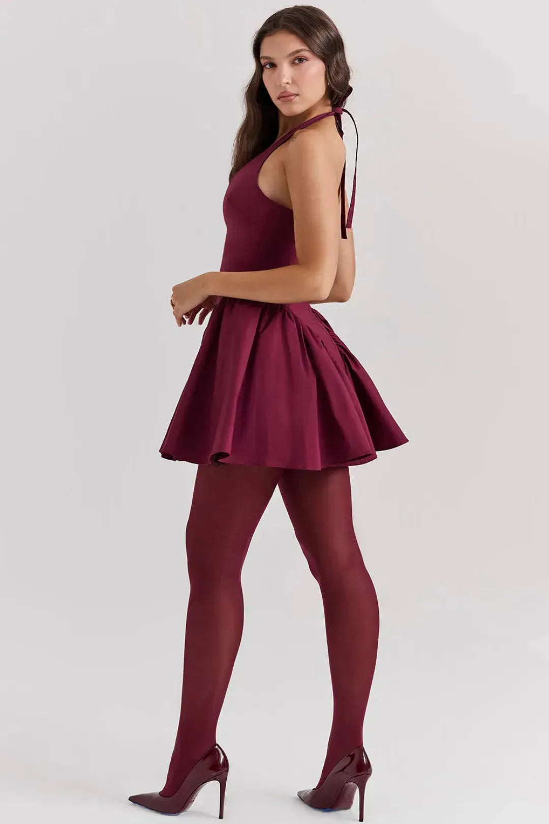 Short Shaping Dress with Straps in Wine Color Georginna Model