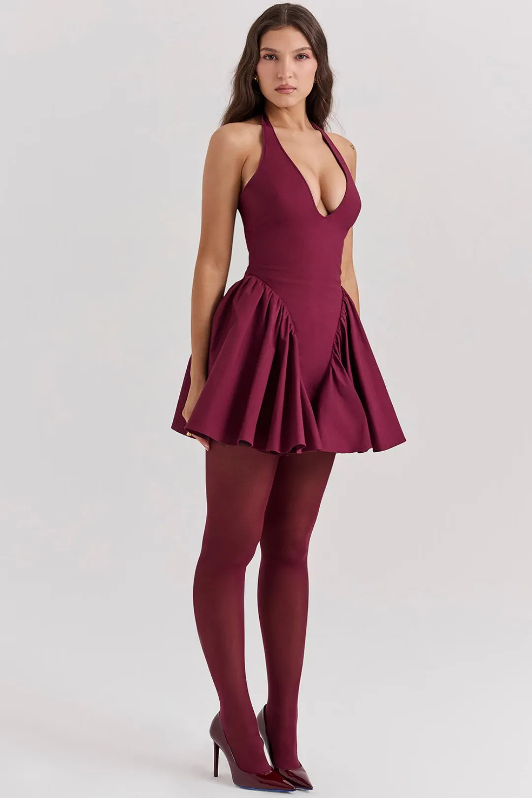 Short Shaping Dress with Straps in Wine Color Georginna Model
