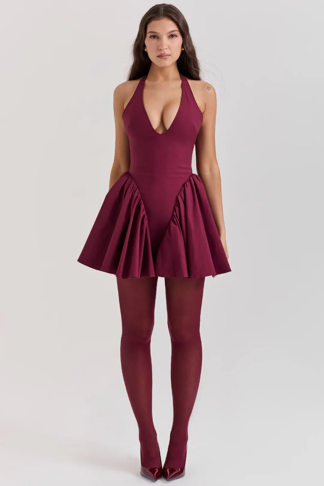 Short Shaping Dress with Straps in Wine Color Georginna Model